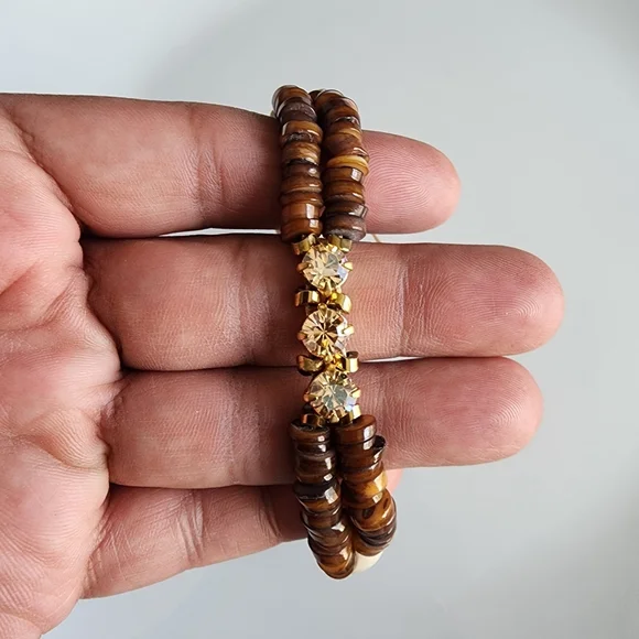Elegant Brown Beaded Bracelet with Gold Accents - Picture 1 of 7